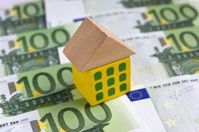 Overview of permanent residence programs for real estate.